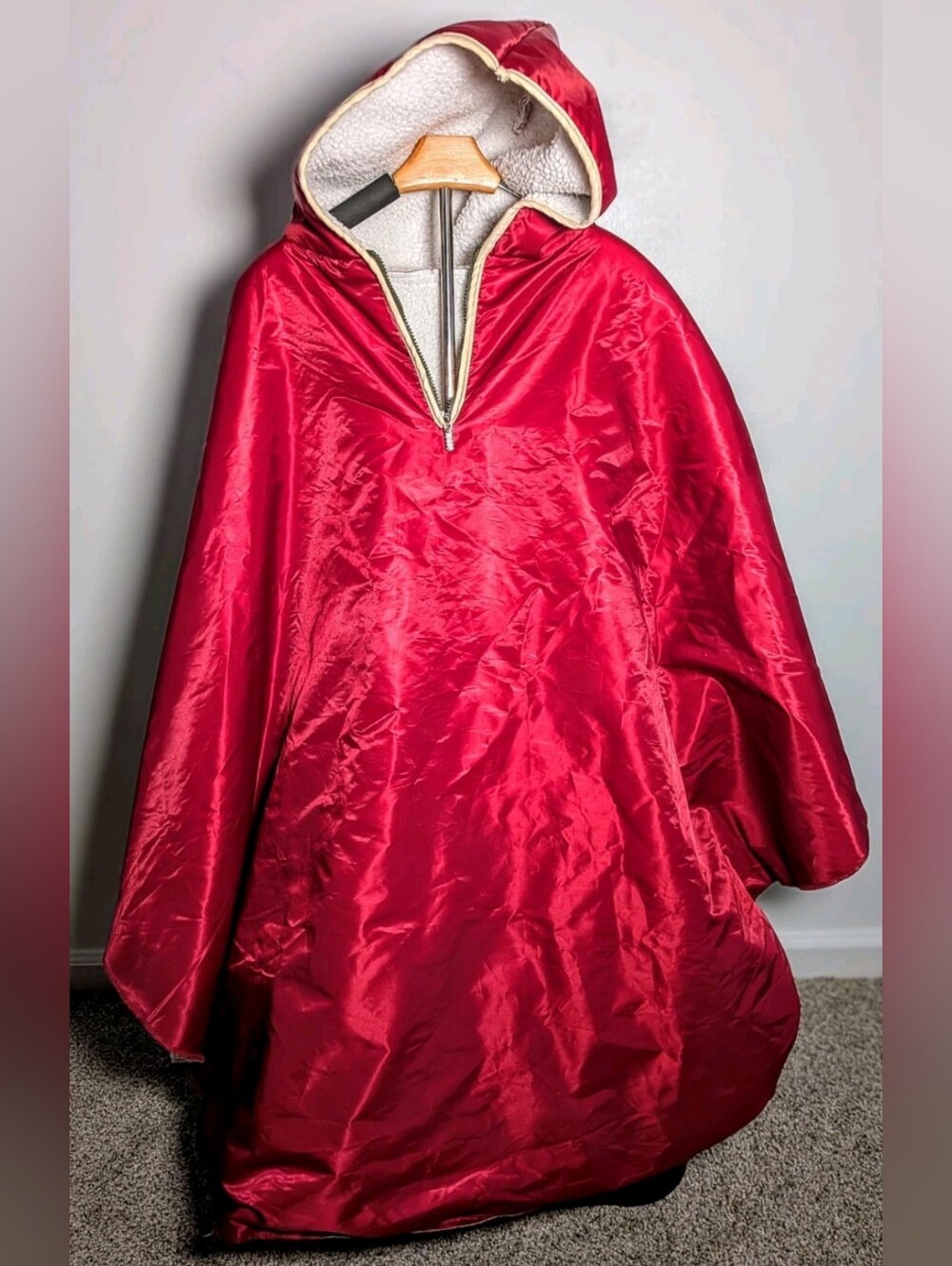 Red Riding Hooded Winter Poncho Cape Warm Cotton Lined Pullover Large/XL Size